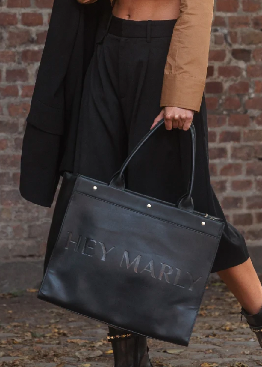 Classy Signature Bag, Black Hey Marly